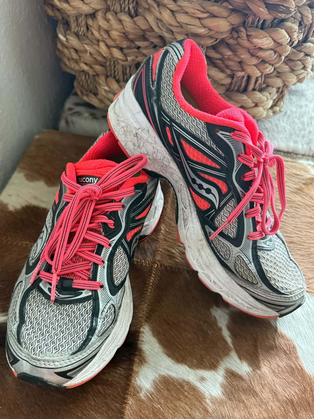 “Saucony Guide 7” Women's Athletic Running Shoes Sneakers in Sz 6.5